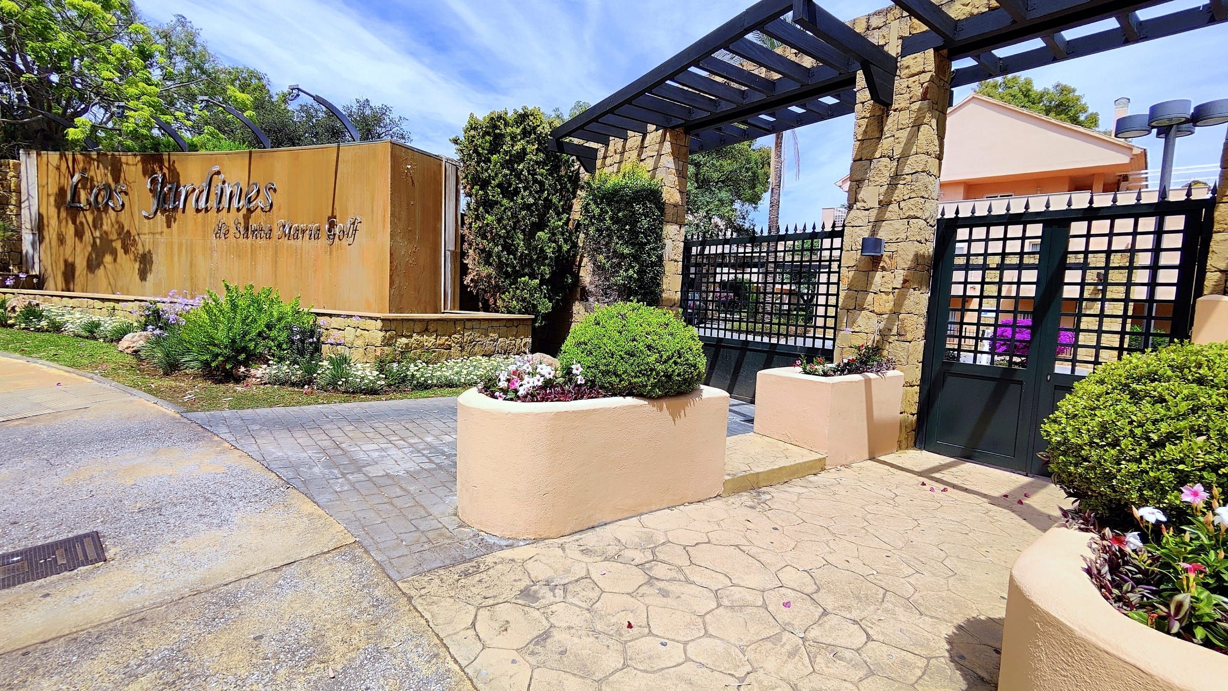 Entrance to Los Jardines de Santa María Golf